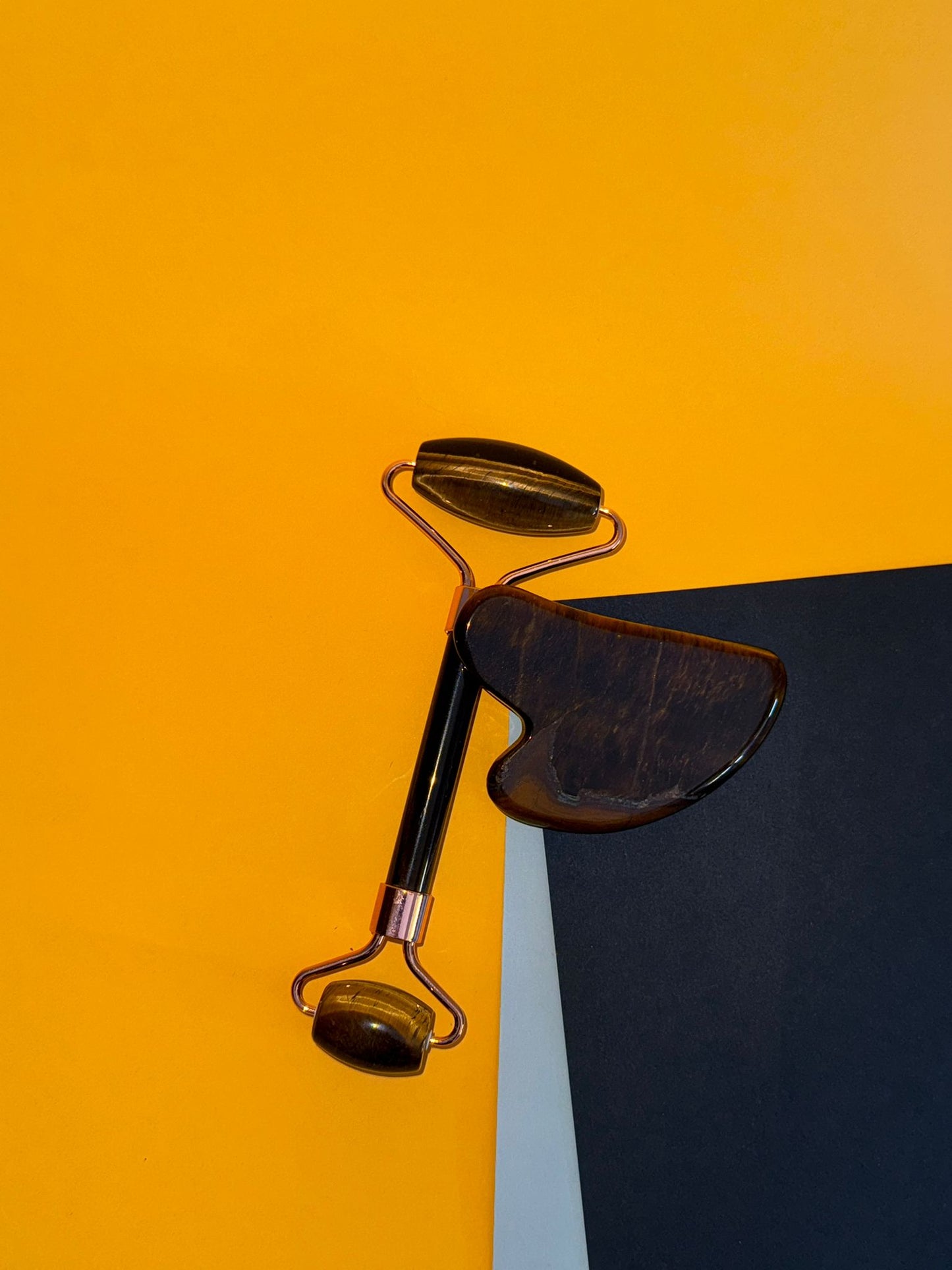 Rodillo Facial y Gua Sha de Ojo de Tigre